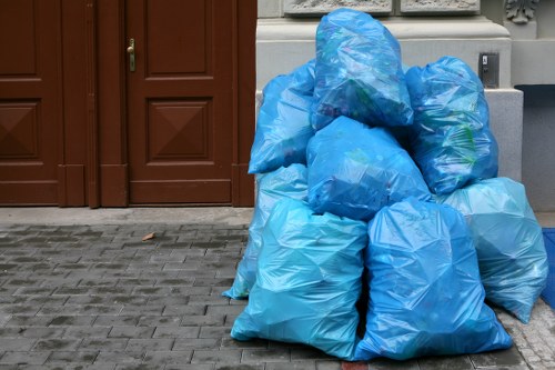 Benefits of choosing Waste London for hoarder clearance